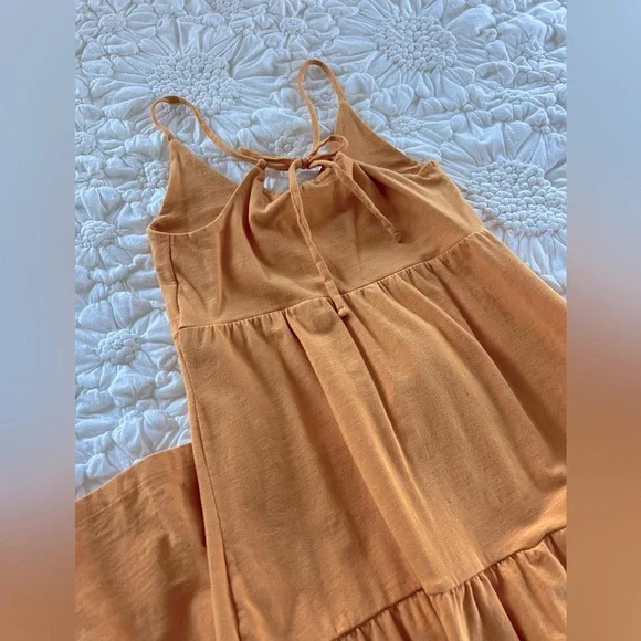 Old Navy Tiered Maxi Dress - Picture 2 of 9